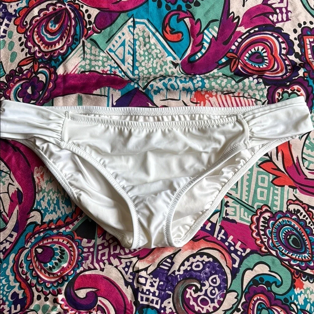 VICTORIA’S SECRET Solid White Double Strap Halter Bikini M/L Bridal Honeymoon